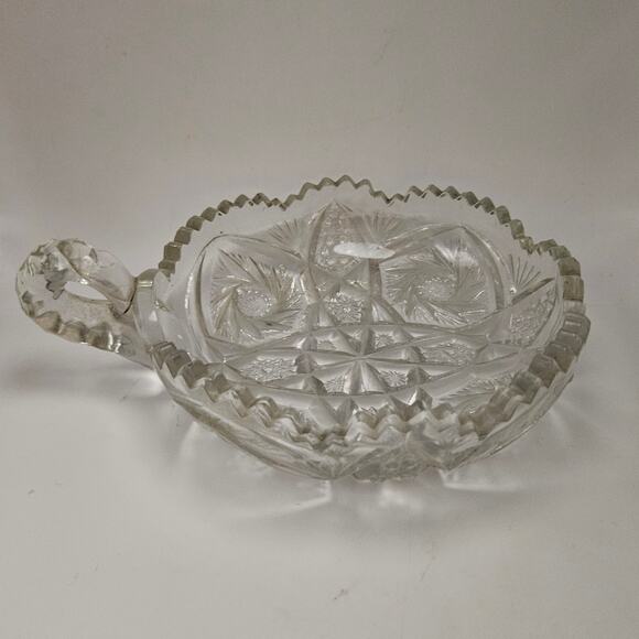 Antique American Brilliant Cut Glass Handled Nappy Bowl 6.5" Starburst Pattern - Picture 3 of 6